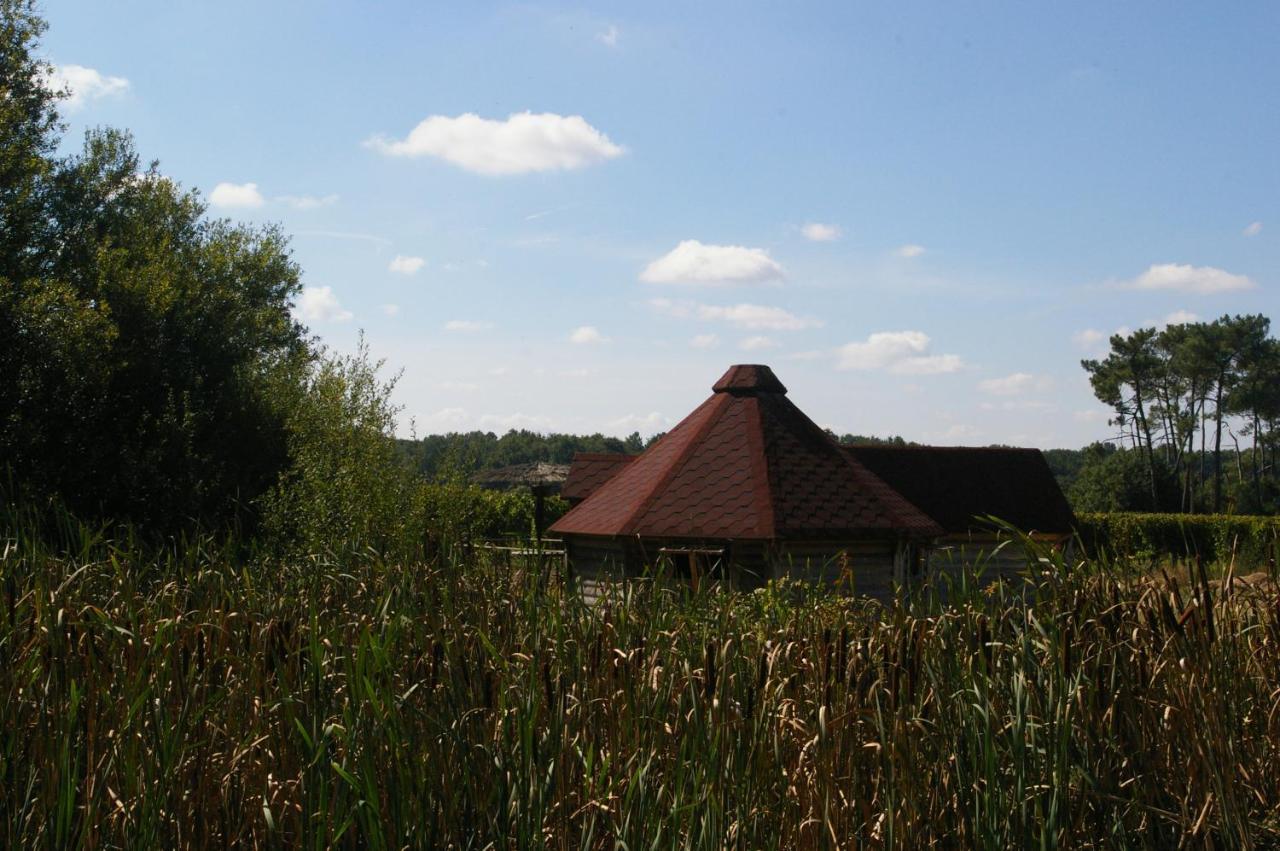 Village Privatise De Cabanes Insolites D'Ananda Ma Saint-Aubin-de-Lanquais Екстериор снимка