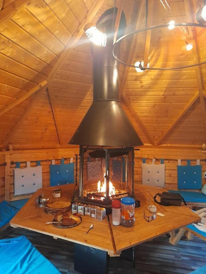 Village Privatise De Cabanes Insolites D'Ananda Ma Saint-Aubin-de-Lanquais Екстериор снимка